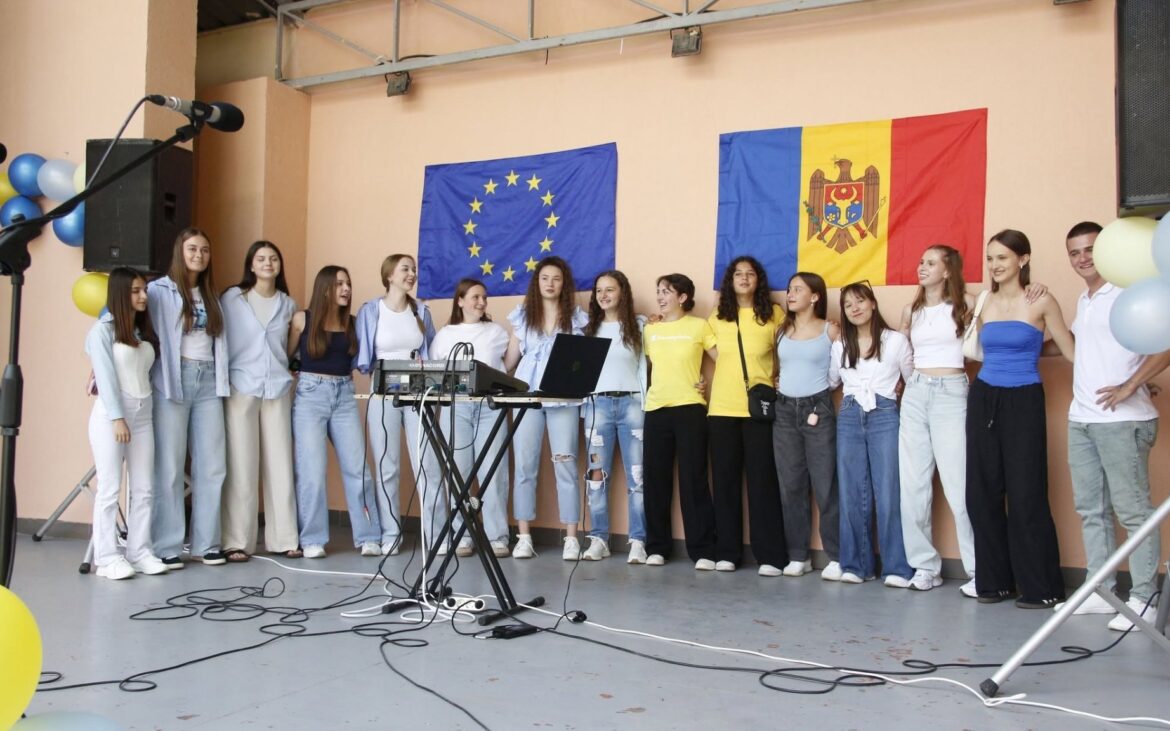 Petrece 10 zile în Ungaria, la un schimb internațional Erasmus+. Sunt invitați tinerii interesați de muzică, dans, teatru