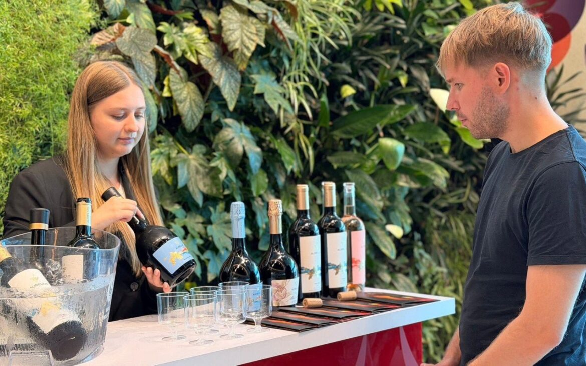 Experiență vinicolă în incinta Aeroportului Chișinău: începând cu 1 iunie, zona de degustare dedicată Vinului Moldovei este funcțională în zona de îmbarcare