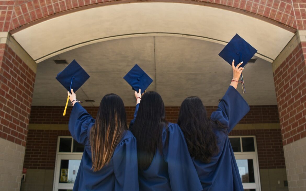 Studenții moldoveni pot învăța gratuit în Egipt. Guvernul de la Cairo oferă burse pentru licență, masterat și doctorat