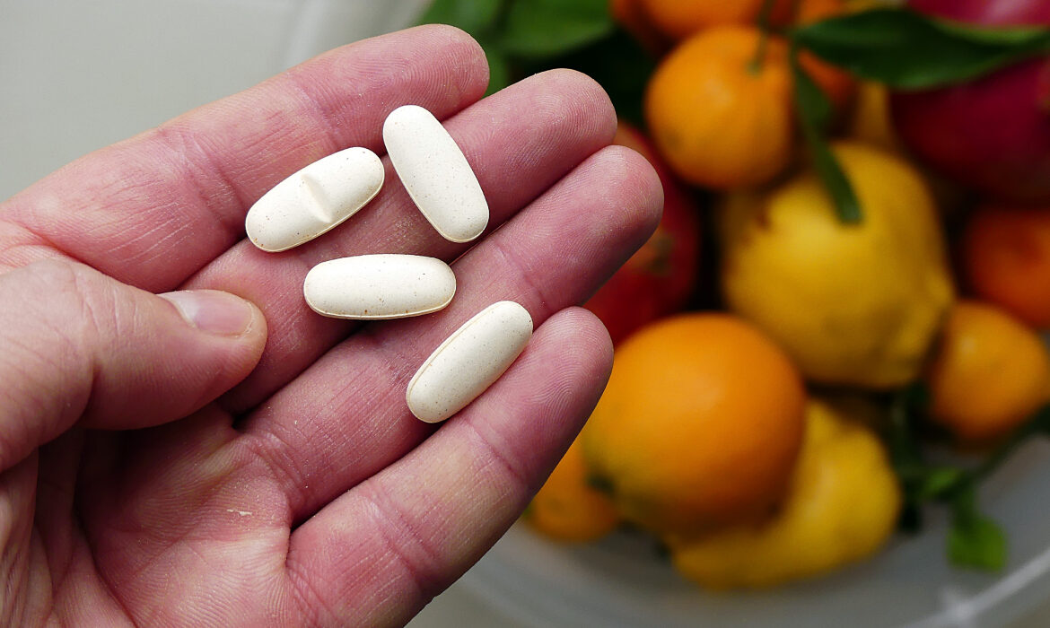 Te-ai simțit mai bine și ai oprit antibioticele? Medicii spun că este o greșeală periculoasă