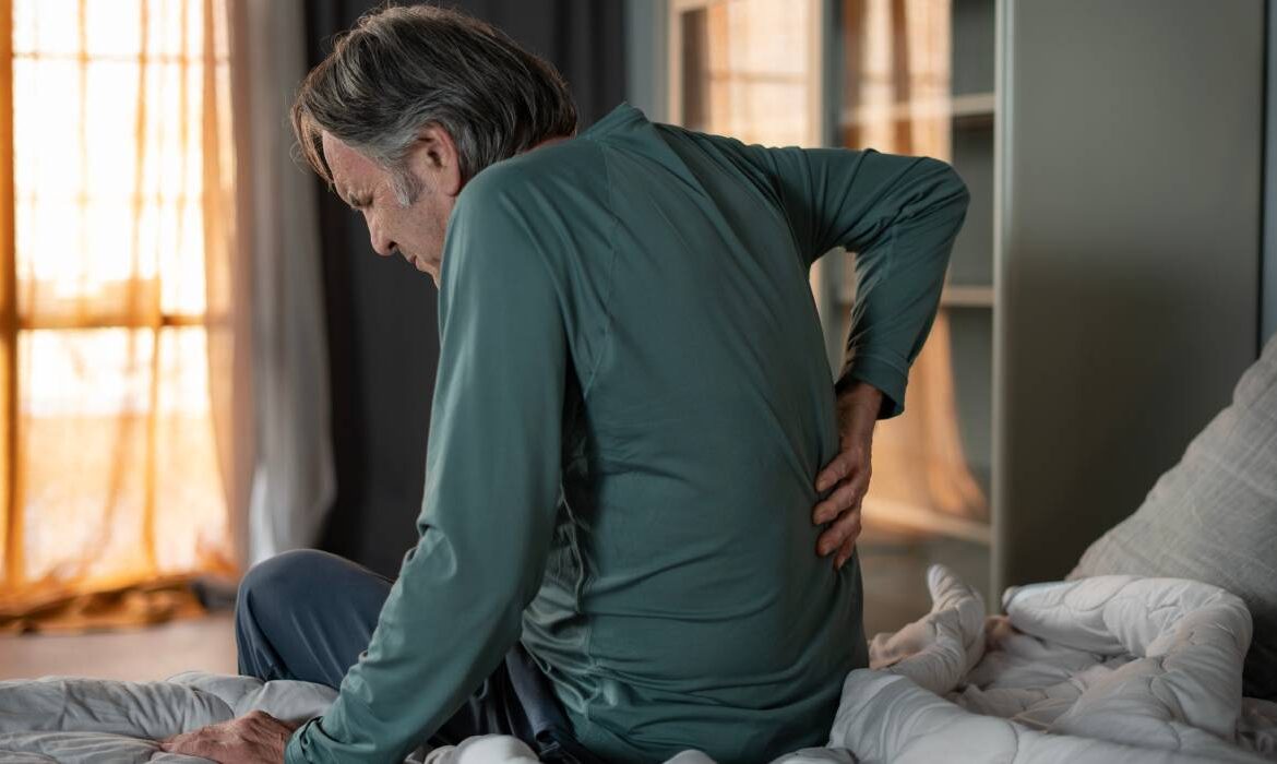 Hernia de disc, de la primele simptome la tratamentul corect. „Poate fi prevenită prin evitarea sedentarismului”