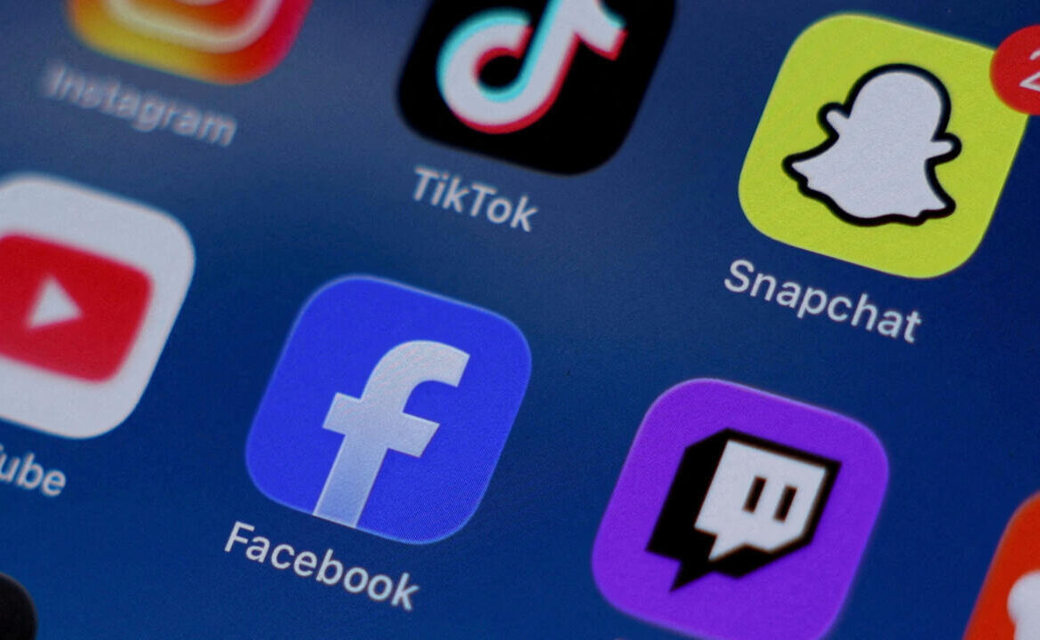 Franța devine prima țară din UE care interzice accesul la rețelele sociale pentru copiii sub 15 ani