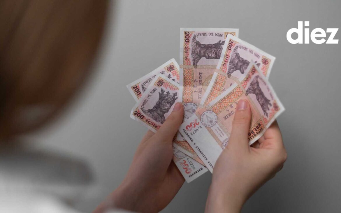 Învață cum să economisești sau să investești bani la o tabără de educației financiară. Participarea este gratuită