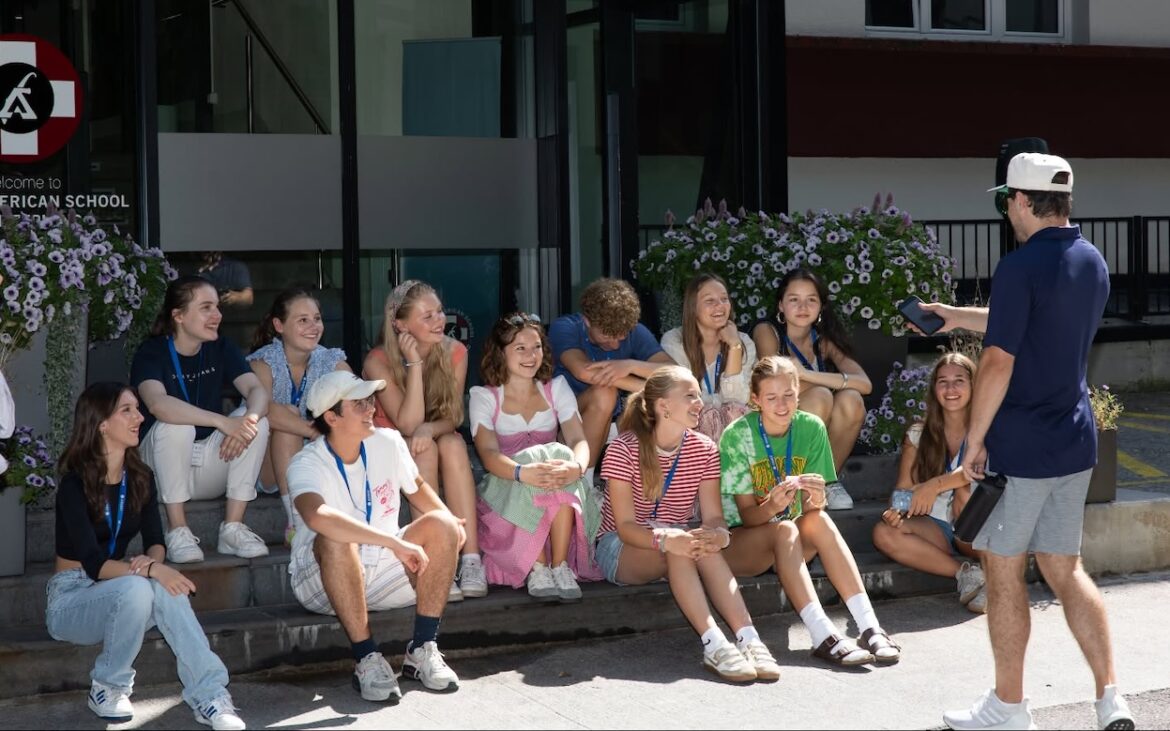 Burse pentru studii liceale în SUA. Cum te înscrii la programul ASSIST dacă ești elev(ă) în clasele a IX-a – a XII-a 
